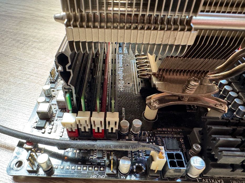 ASUS ROG Crosshair V Formula + процесор + Noctua + DDR3