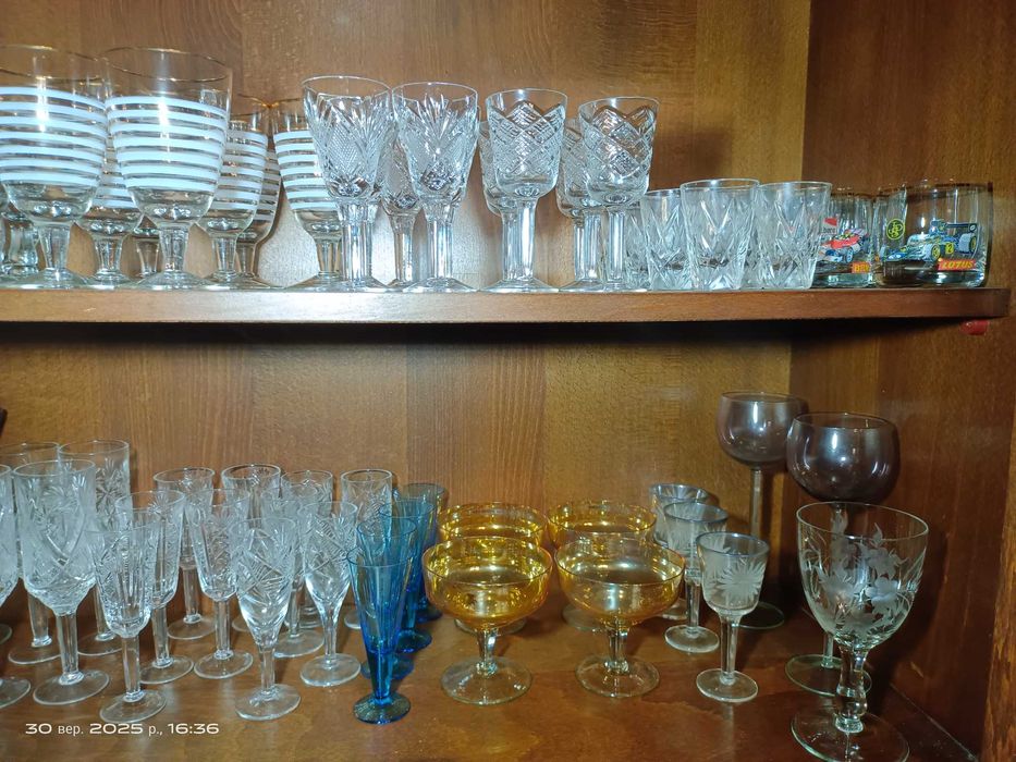 Рюмки , фужеры, бокалы , стопки . Хрусталь.