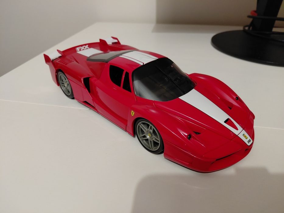 Ferrari FXX Evoluzione 1/18 Hot Wheels