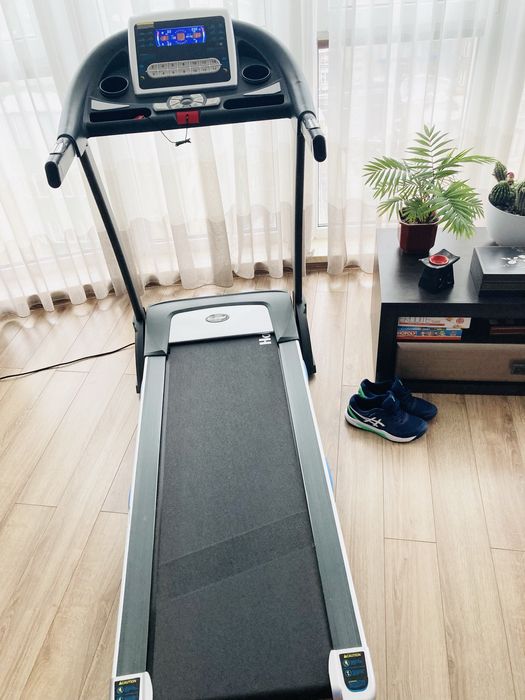 Бігова доріжка HouseFit