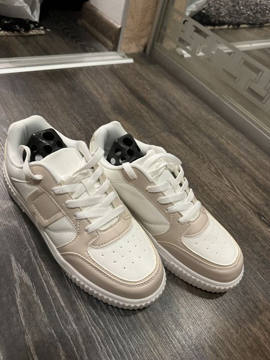 Продам кроссовки