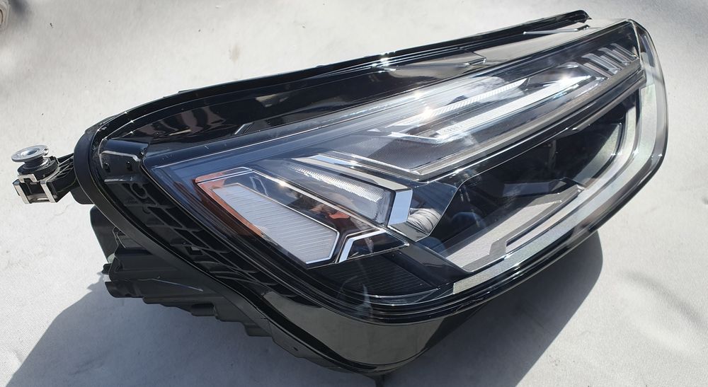 Lampa reflektor FULL led audi q5 22r