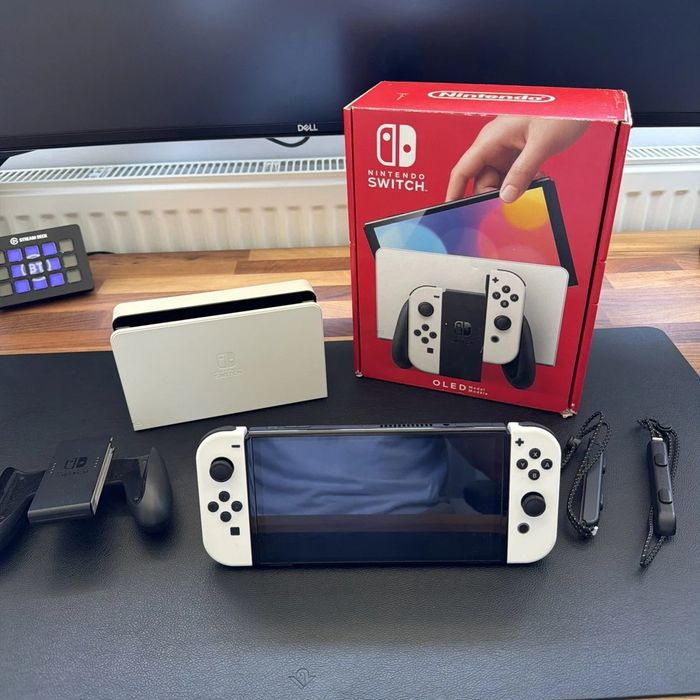 Nintendo switch OLED (white)