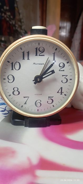 Часы будильник и наручные раритет ные 1980-е 2000 года!