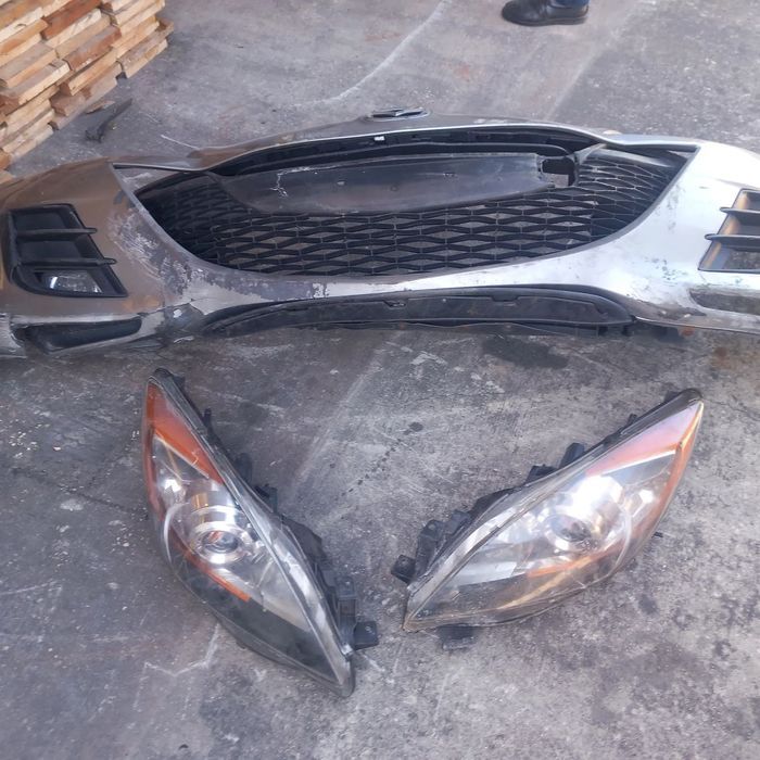 Para choques e farois mazda 3