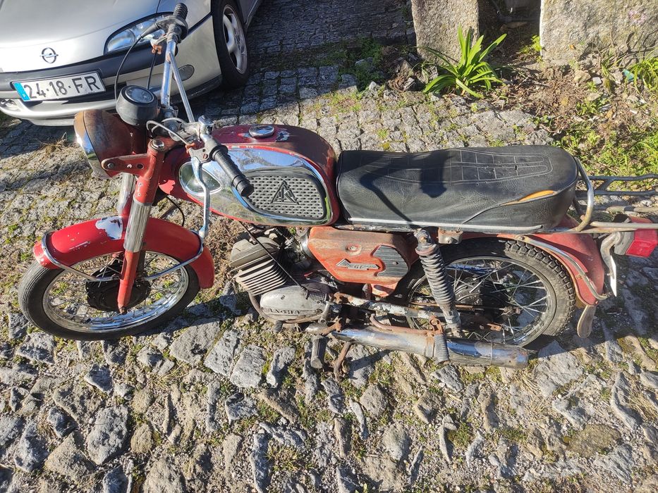 1050 €  Sachs EFS GT SUPER já com decomento único, selim encapado, aros e raios novos