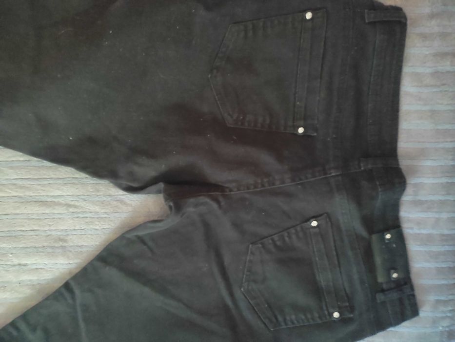 Продам женские джинсы