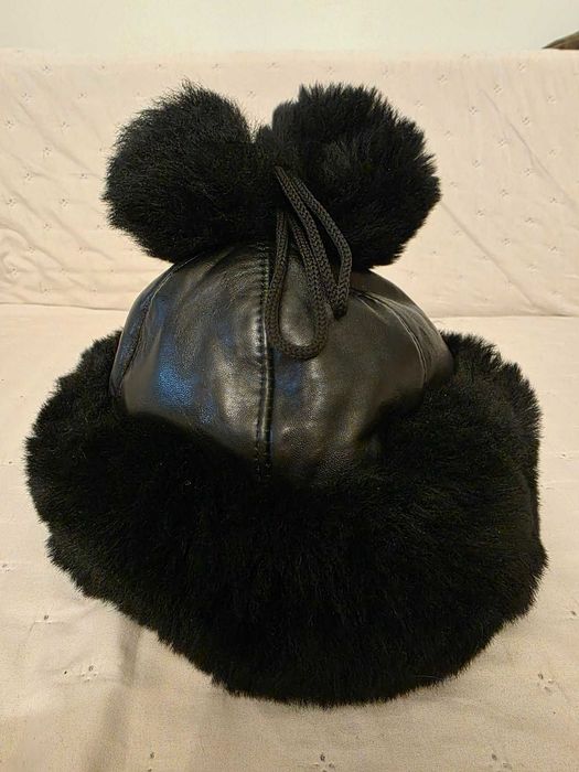 Czapka skórzana czarna z naturalnym futem