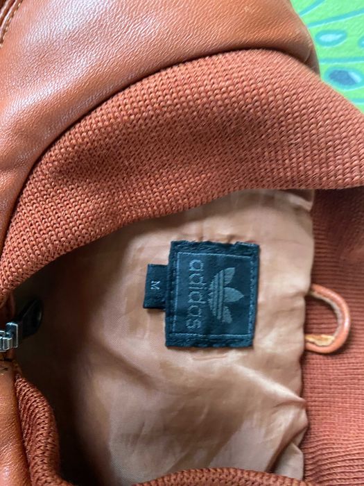 Bezrękawnik adidas brązowy