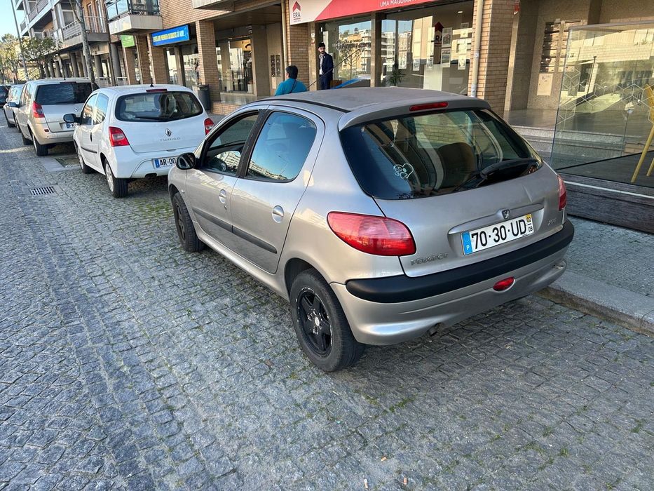 Peugeot 206 ano 2002 gasolina