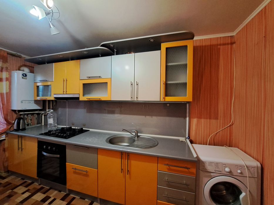 Оренда 3 кімнатноі квартири  в центрі на Театральній