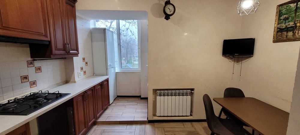 Охайна 3х квартира, 2 поверх, центр!