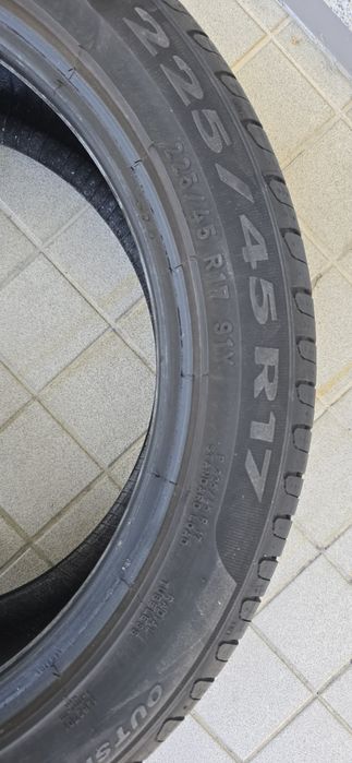 2 Pneus Pirelli Cinturato P7 225/45 R17 - Seminovos (Estado de Zero)