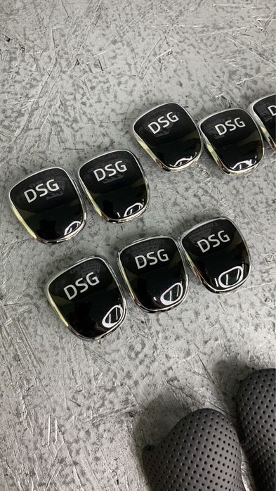 Емблема кришечка кнопка ДСГ Шкода Октавія Суперб Рапід DSG VRS 4x4