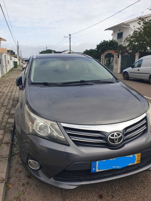 Toyota Avensis 2012