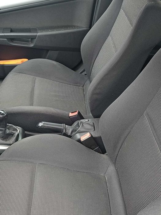 Ofereço á melhor oferta Opel Astra Caravan 1.3 CDTI 2008 Económica e Fiável