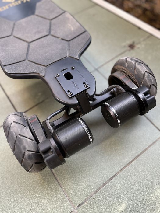 Onsra Black Carve 3 longboard elektryczny deskorolka (Evolve, Meepo)