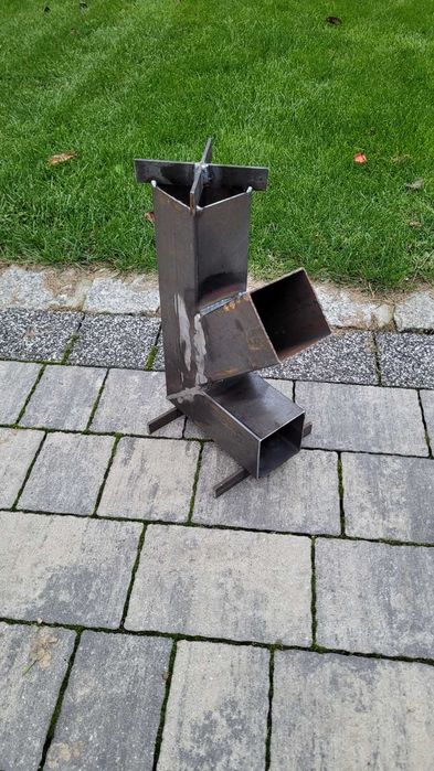 Mały piecyk rakietowy