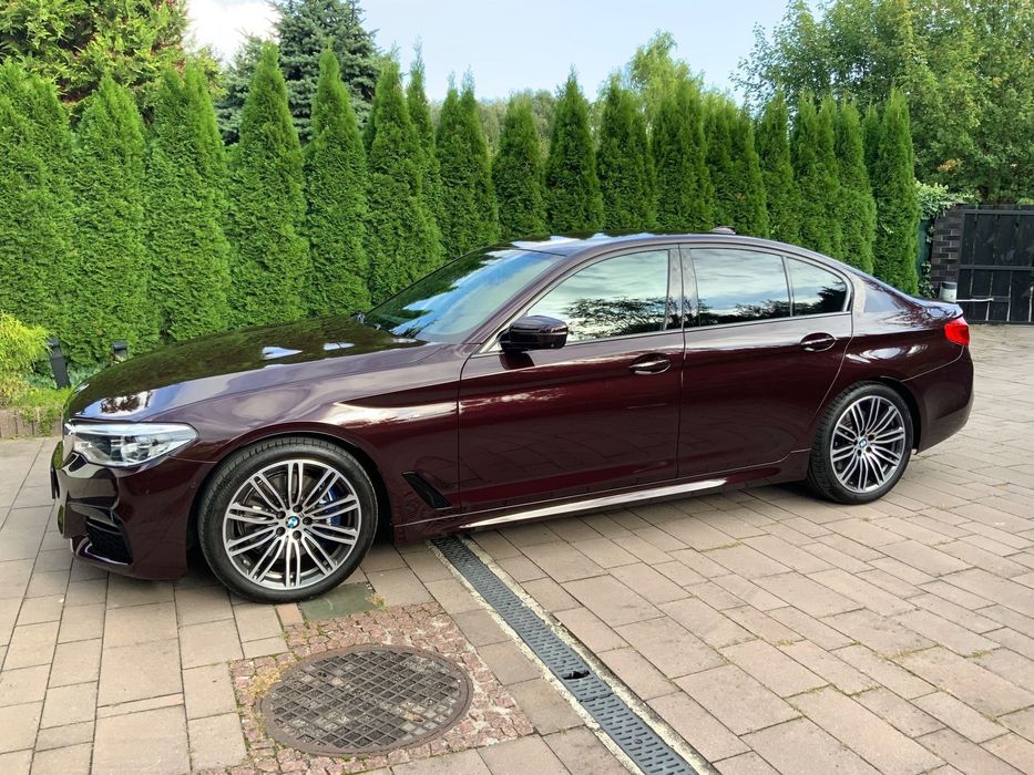 BMW Seria 5 Bardzo bogata wersja w pięknym kolorze z małym przebiegiem.