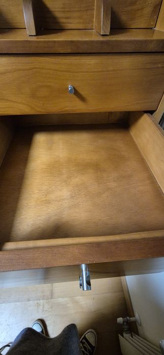 Camiseiro em cerejeira