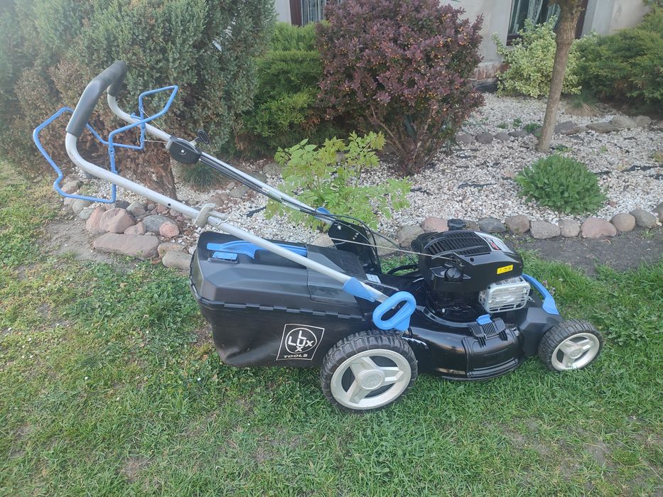 Kosiarka Lux Tools Briggs Stratton bardzo ładna