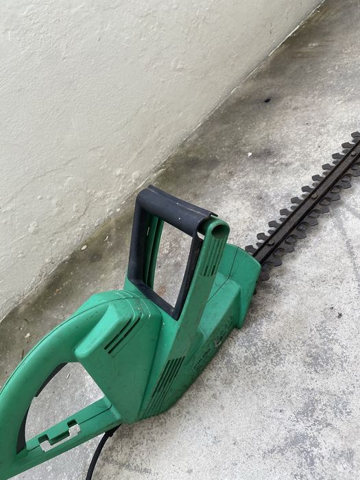 Sekator do żywopłotu