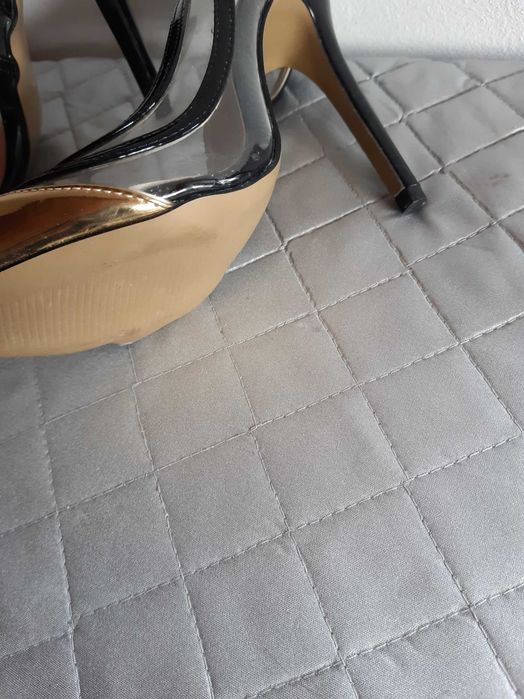 Sapato 36 lindíssimo tacão agulha
