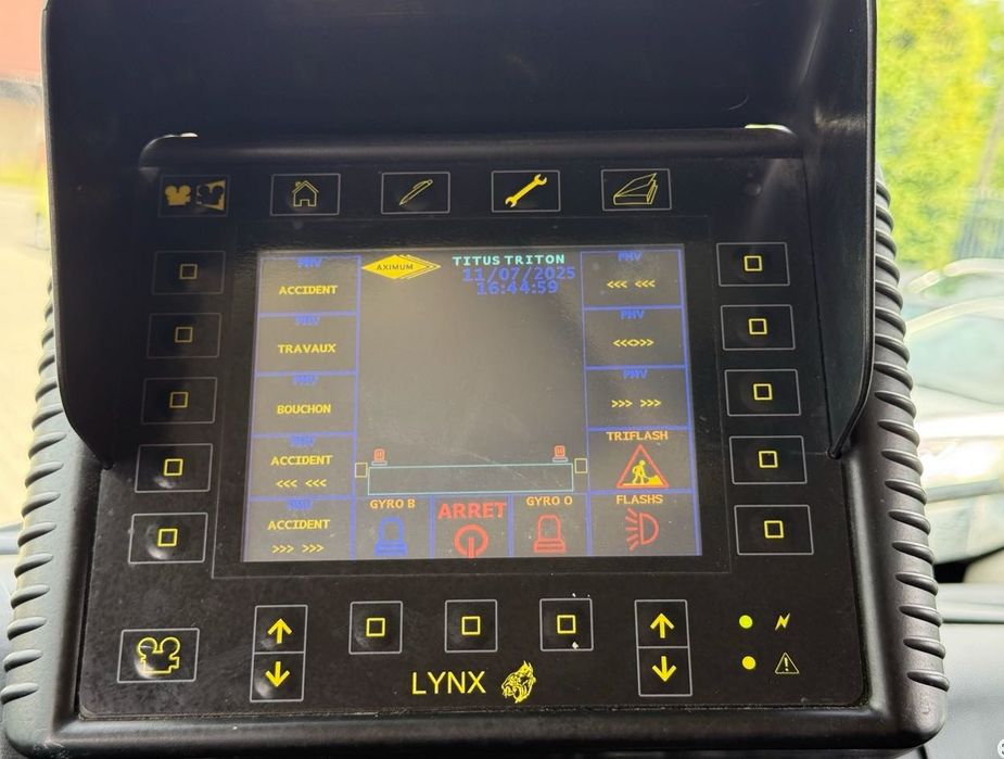 Panel Komunikatów Drogowych Wyświetlacz na auto malowanie pasów tablica LED