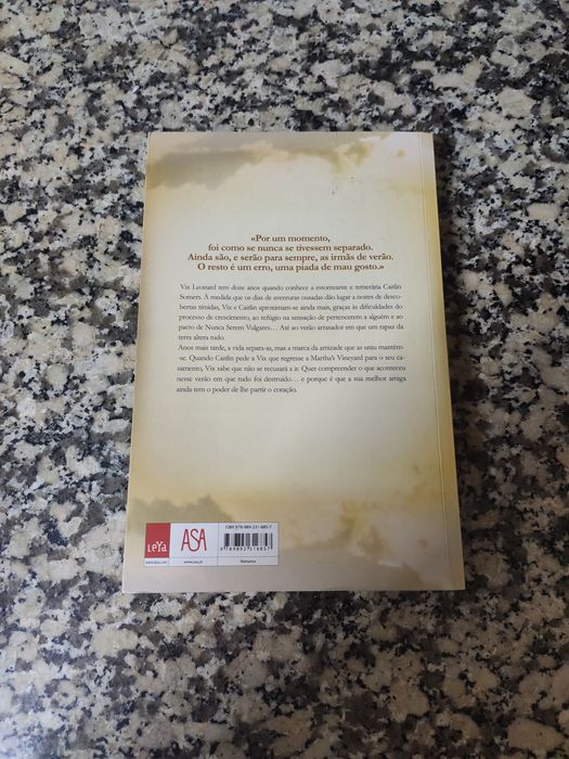 Livro Irmãs de Verão