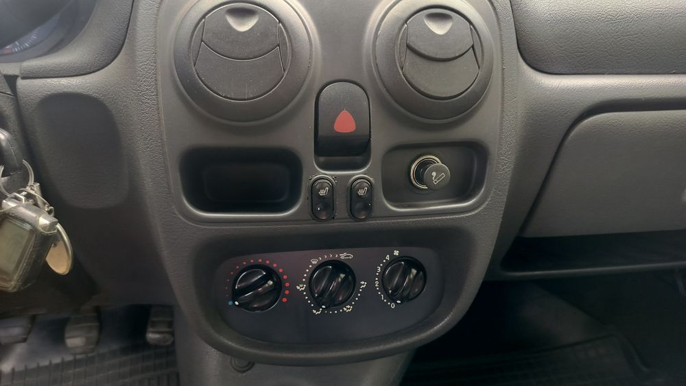 Dacia Solenza 2004