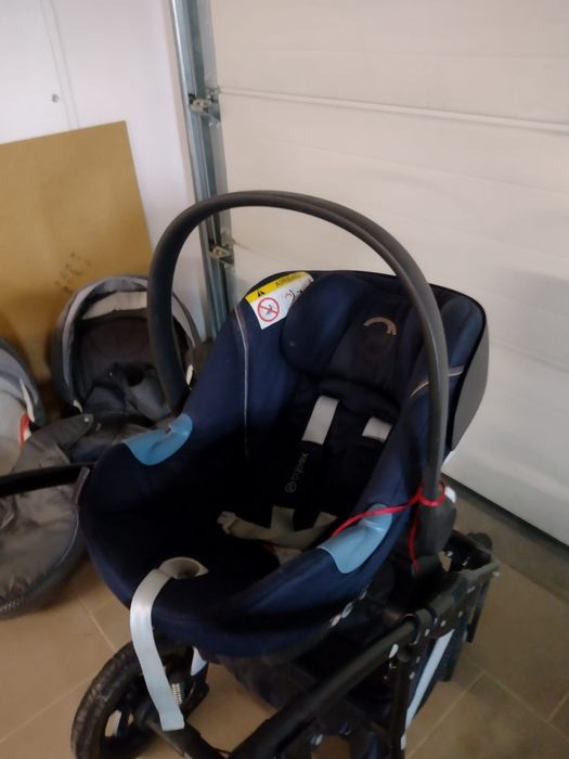 Wózek Camarelo Carrera fotelik Cybex Aton
