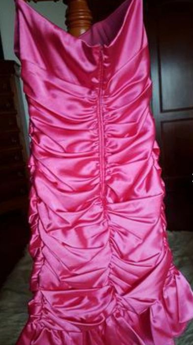 Vestido cerimónia fúscia jovem e elegante S/M