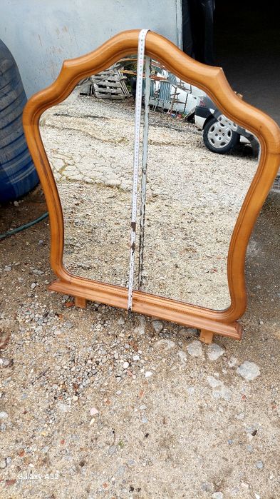 Espelho em madeira macissa