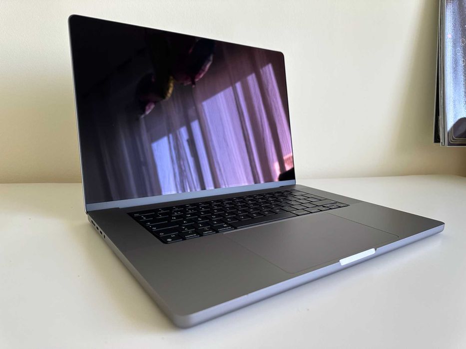 Macbook Pro 16" - M1 Max (GPU 32C)
