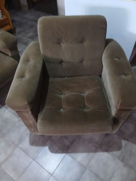 Conjunto de 3 sofás: 2 poltonas e um sofa grande