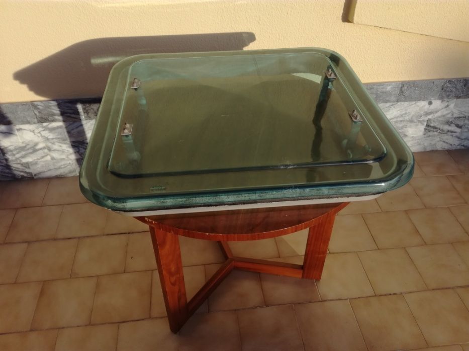 janela acrilica com abertura