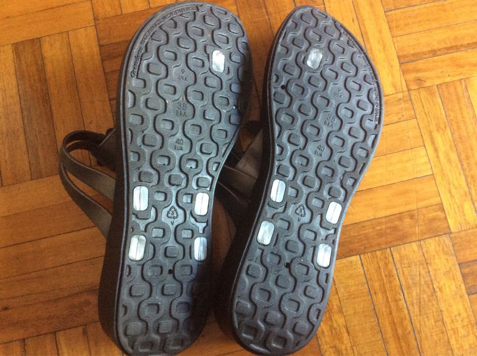 Vendo chinelos ipanema novos