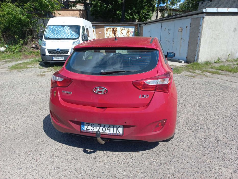 Syndyk sprzeda samochód  HYUNDAI i30 rok produkcji 2012