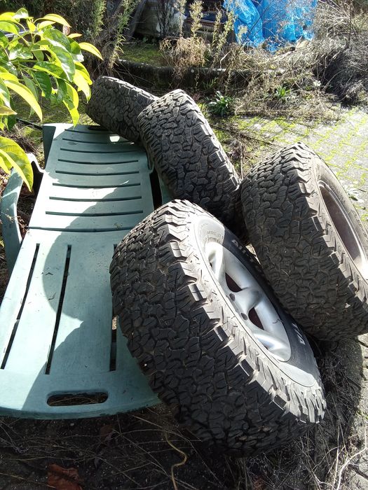 Conjunto jantes Italianas 4x4 e pneus 31/10.50R15LT  BF GOODRICH 109S
