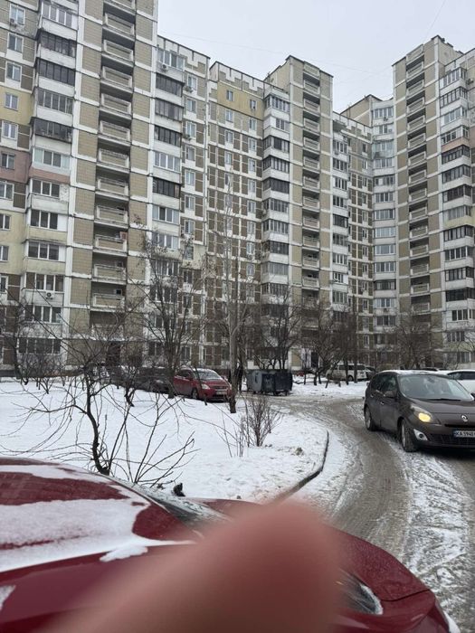 Продаю квартиру на Троєщині