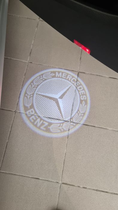 Luzes holograma mercedes