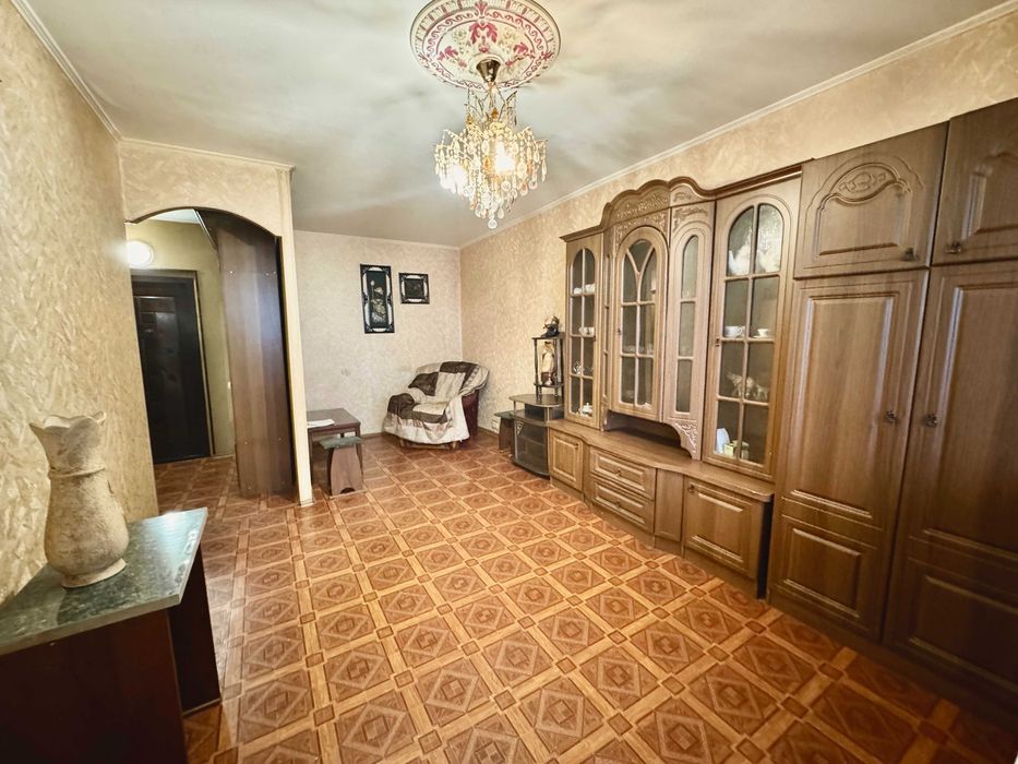 Продам 1к улучшенку, Роганский жил массив, возле Класса.