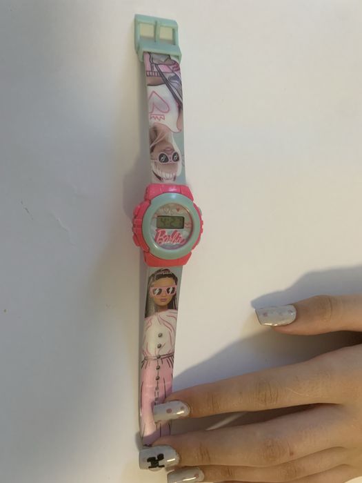 Цифровые наручные часы Барби