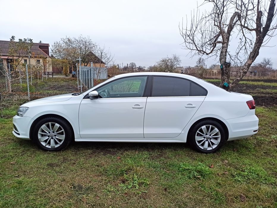 Volkswagen Jetta 2016, 1,6tdi, МКПП, максимальна комплектація, без ДТП