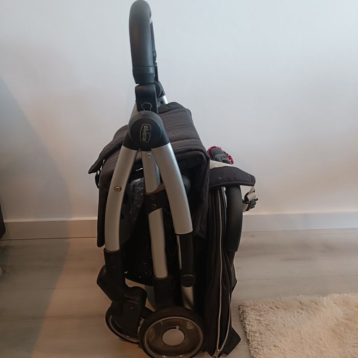 Vende-se  Carrinho Chicco Goody usado  Fecho Fácil