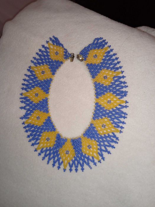 силянка з бісеру ручної роботи