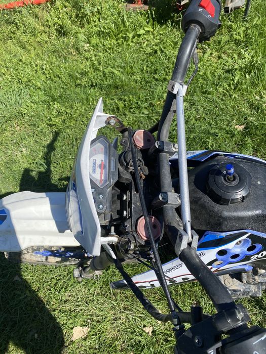 Продам мото на документах skybike crdx200