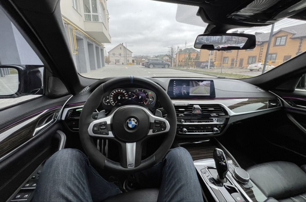 BMW G30 530i M paket максимальная комплектация