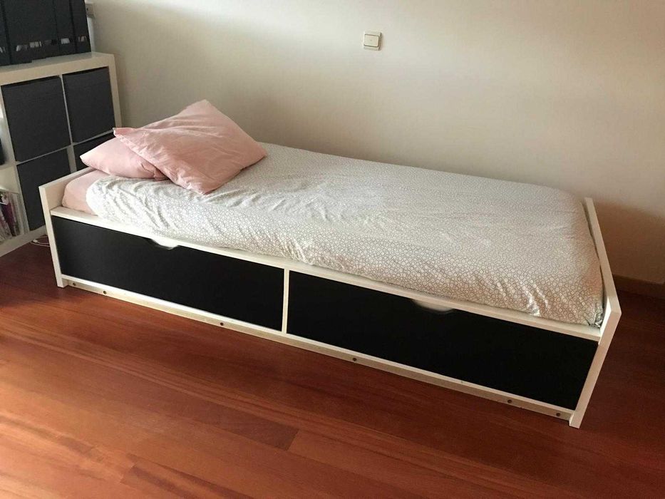 Cama de solteiro com arrumação + colchão IKEA