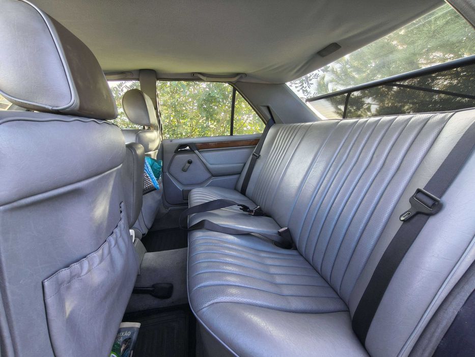 Mercedes 200D W124 para recuperar ou peças (motor, cx. automática)